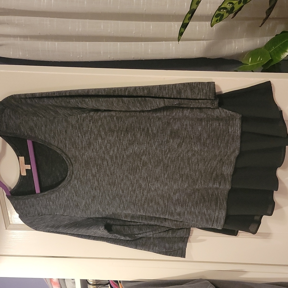 Casual Couture Top - Picture 2 of 3